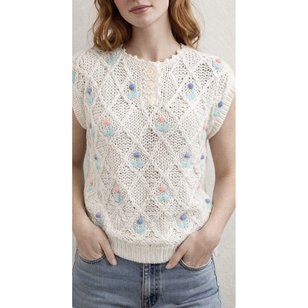 VTG L  Lady‎ Van Heusen Sweater Vest Cream Pastel Floral Design Hand Knit Easter